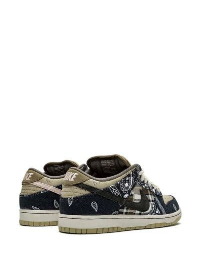 Travis Scott SB Dunk Low sneakers